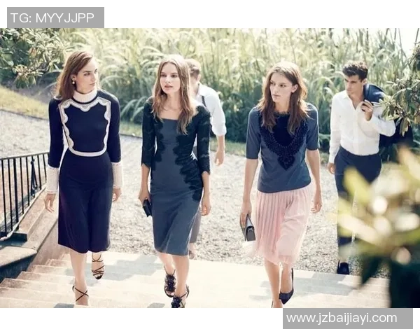 足球场上的魅力风采足球明星与美女的完美瞬间合集